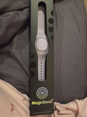 Disney MagicBand+ Pastel Lavender Wristband with Mint Accent